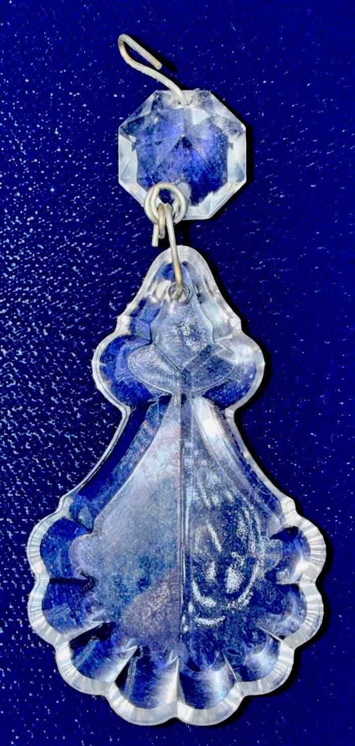 23 Crystals Pendalogue Prisms 2 3/4" Drop French Cut Beautiful Vintage Condition - AntiquesEtcetera23 Crystals Pendalogue Prisms 2 3/4" Drop French Cut Beautiful Vintage ConditionUnbrandedAntiquesEtcetera