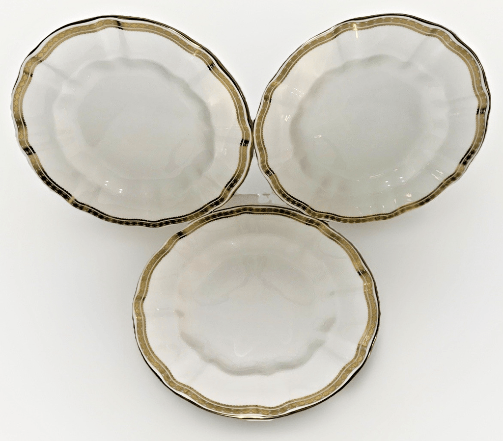 3 Royal Crown Derby Carlton Gold Salad Plates 8 1/2" Diameter Lovely Set - AntiquesEtcetera3 Royal Crown Derby Carlton Gold Salad Plates 8 1/2" Diameter Lovely SetElegant / Collectible DinnerwareAntiquesEtceteraAntiquesEtcetera