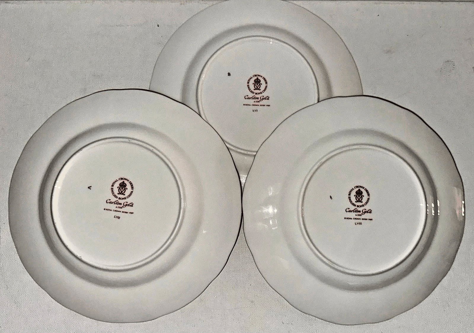 3 Royal Crown Derby Carlton Gold Salad Plates 8 1/2" Diameter Lovely Set - AntiquesEtcetera3 Royal Crown Derby Carlton Gold Salad Plates 8 1/2" Diameter Lovely SetElegant / Collectible DinnerwareAntiquesEtceteraAntiquesEtcetera
