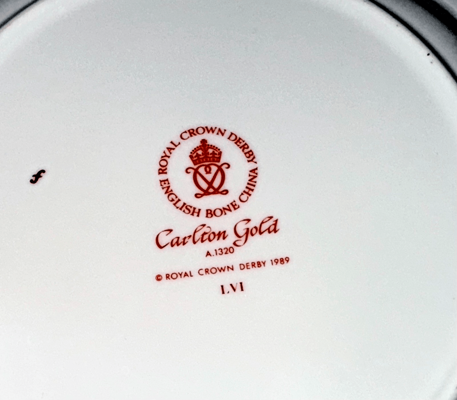 4 Royal Crown Derby Carlton Gold Salad Plates 8 1/2" Diameter Lovely Set - AntiquesEtcetera4 Royal Crown Derby Carlton Gold Salad Plates 8 1/2" Diameter Lovely SetElegant / Collectible DinnerwareAntiquesEtceteraAntiquesEtcetera