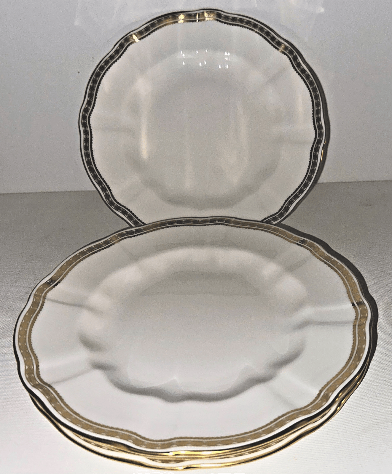 4 Royal Crown Derby Carlton Gold Salad Plates 8 1/2" Diameter Lovely Set - AntiquesEtcetera4 Royal Crown Derby Carlton Gold Salad Plates 8 1/2" Diameter Lovely SetElegant / Collectible DinnerwareAntiquesEtceteraAntiquesEtcetera
