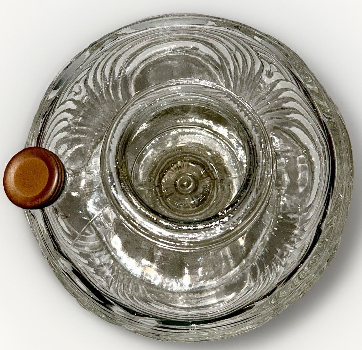 Aladdin Short Washington Drape Kerosene Lamp Clear Beta Crystal B39 Round Base - AntiquesEtceteraAladdin Short Washington Drape Kerosene Lamp Clear Beta Crystal B39 Round BaseAladdinAntiquesEtcetera