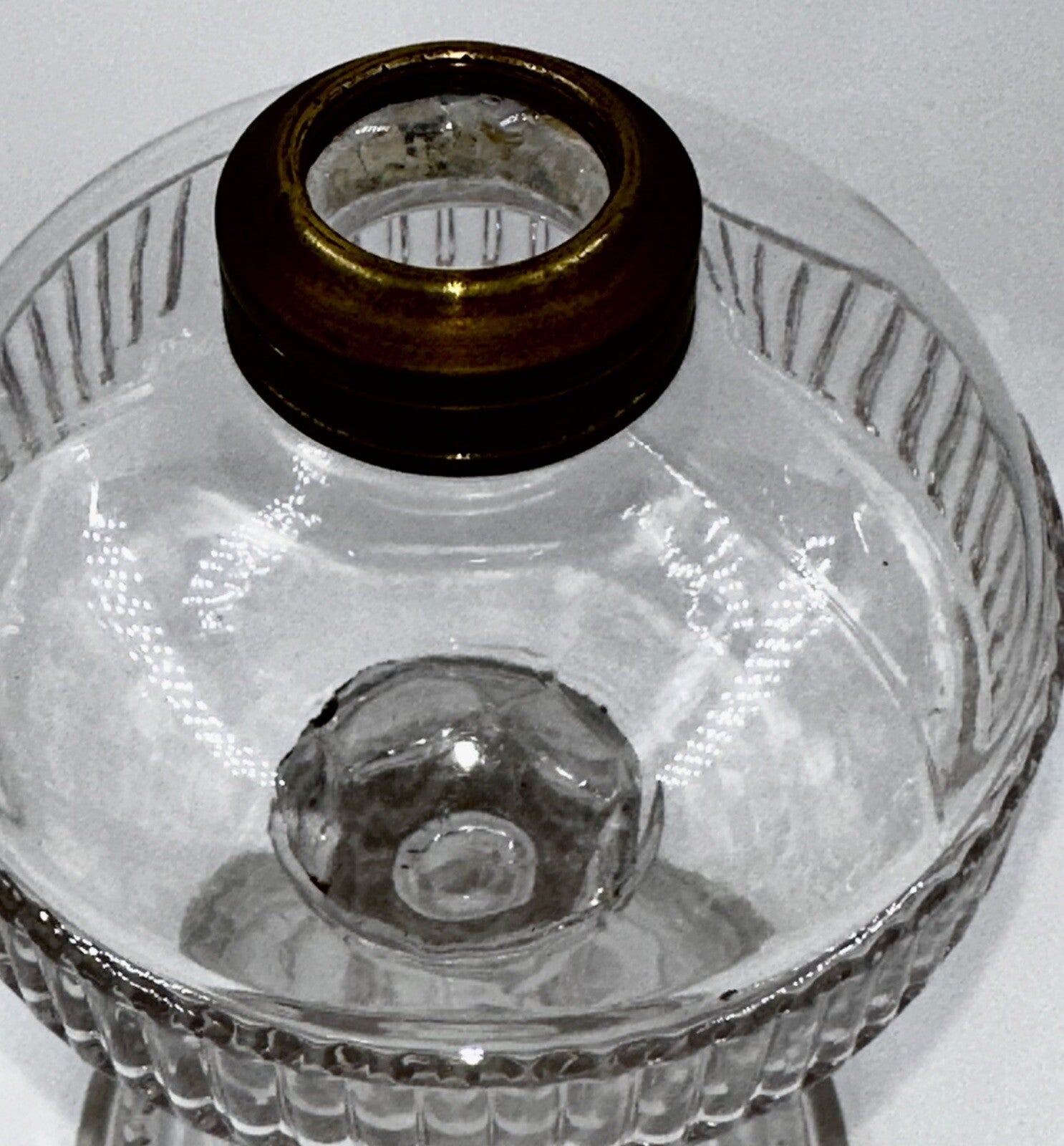 Antique ATTERBURY FILLEY Kerosene Oil Glass Stand Lamp with Ribbed Font and Base - AntiquesEtceteraAntique ATTERBURY FILLEY Kerosene Oil Glass Stand Lamp with Ribbed Font and BaseAntiqueAntiquesEtcetera