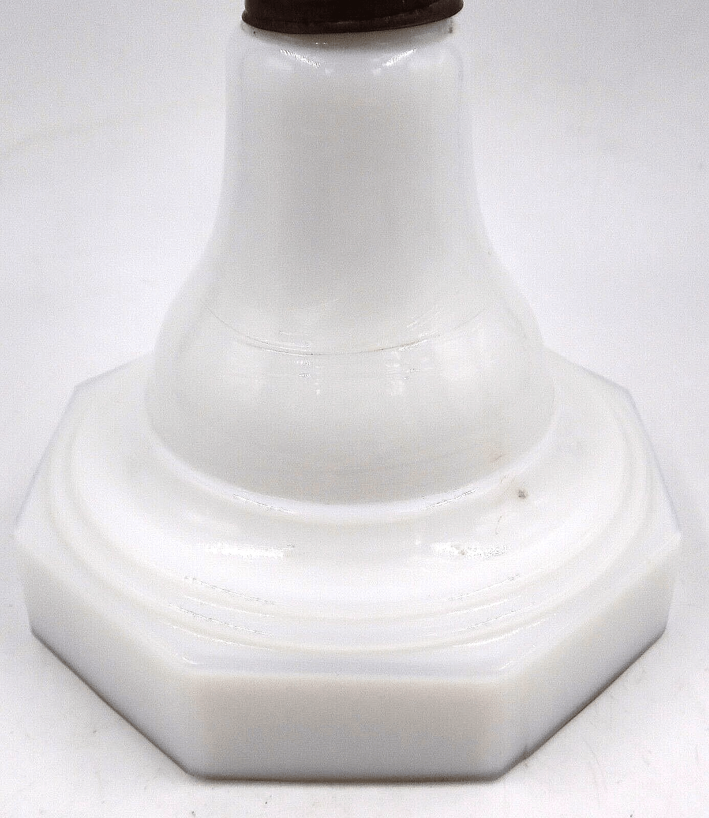 Antique Atterbury Kerosene Lamp with Shelley Font, White Base THURO 1 pg 143 - AntiquesEtceteraAntique Atterbury Kerosene Lamp with Shelley Font, White Base THURO 1 pg 143Antique LightingAntiquesEtceteraAntiquesEtcetera