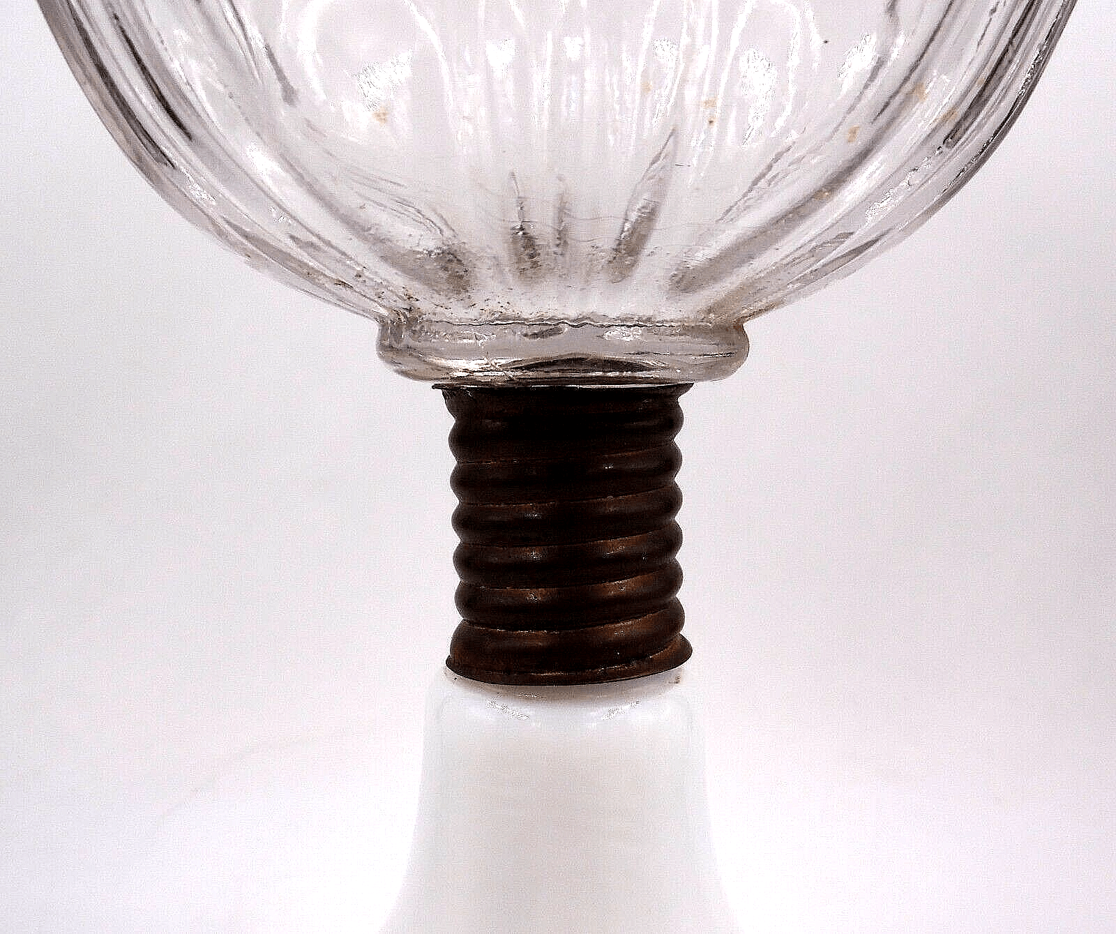 Antique Atterbury Kerosene Lamp with Shelley Font, White Base THURO 1 pg 143 - AntiquesEtceteraAntique Atterbury Kerosene Lamp with Shelley Font, White Base THURO 1 pg 143Antique LightingAntiquesEtceteraAntiquesEtcetera