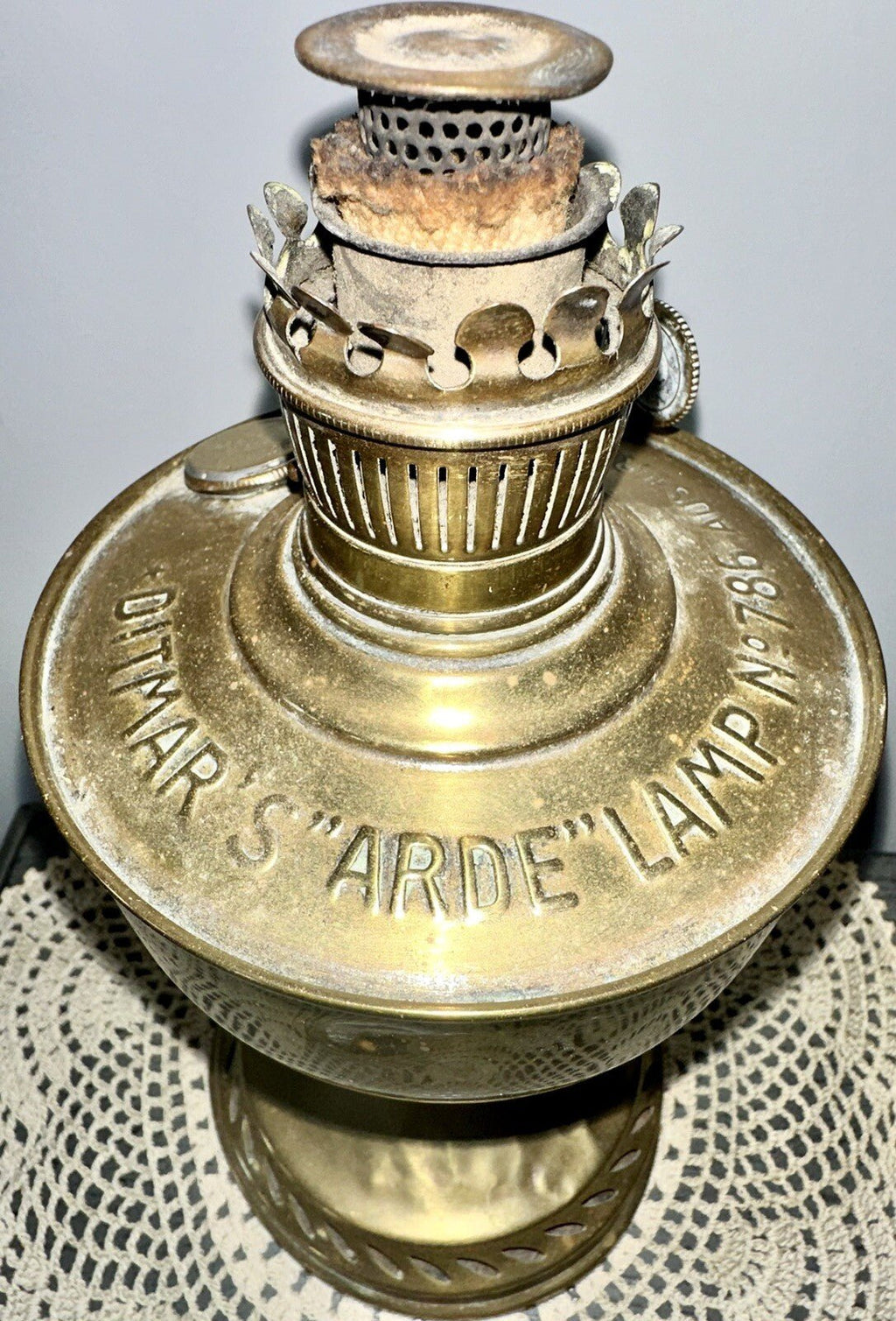 Antique Brass Ditmar's "ARDE" Lamp No. 786 Kerosene Oil w/ Burner, Wick Austrian - AntiquesEtceteraAntique Brass Ditmar's "ARDE" Lamp No. 786 Kerosene Oil w/ Burner, Wick AustrianDitmarAntiquesEtcetera