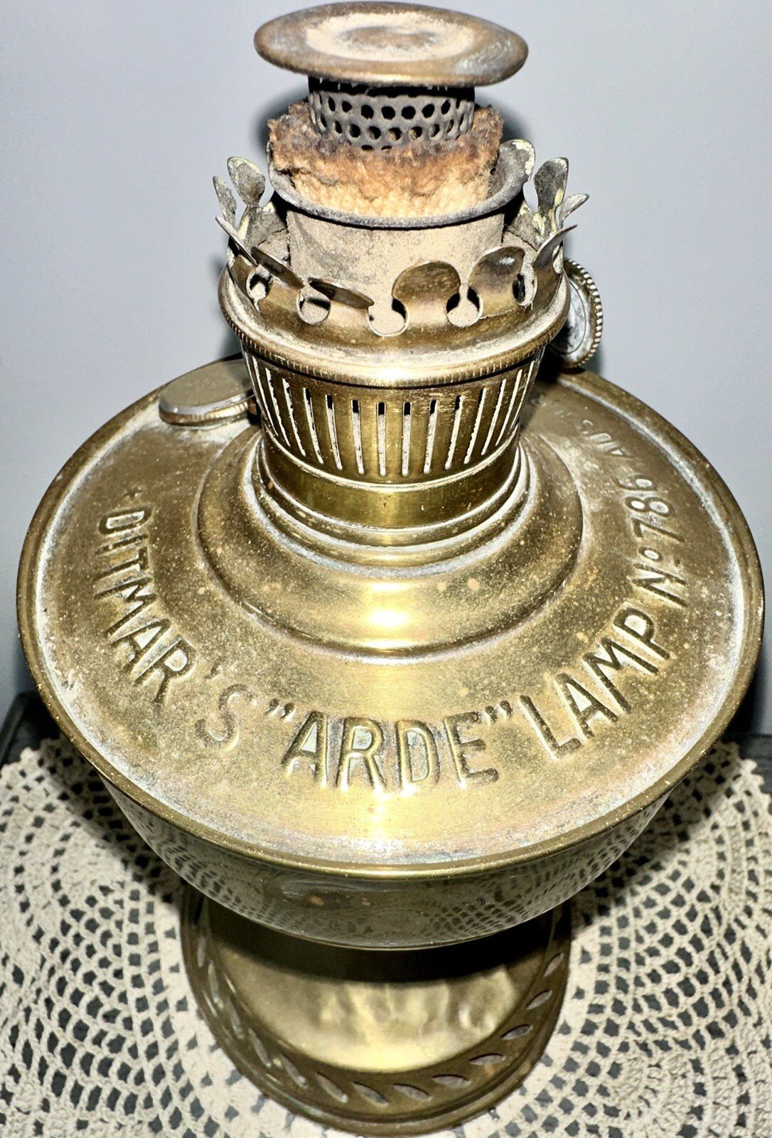 Antique Brass Ditmar's "ARDE" Lamp No. 786 Kerosene Oil w/ Burner, Wick Austrian - AntiquesEtceteraAntique Brass Ditmar's "ARDE" Lamp No. 786 Kerosene Oil w/ Burner, Wick AustrianDitmarAntiquesEtcetera