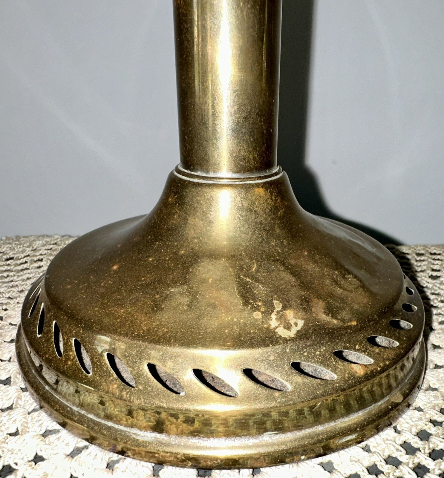 Antique Brass Ditmar's "ARDE" Lamp No. 786 Kerosene Oil w/ Burner, Wick Austrian - AntiquesEtceteraAntique Brass Ditmar's "ARDE" Lamp No. 786 Kerosene Oil w/ Burner, Wick AustrianDitmarAntiquesEtcetera