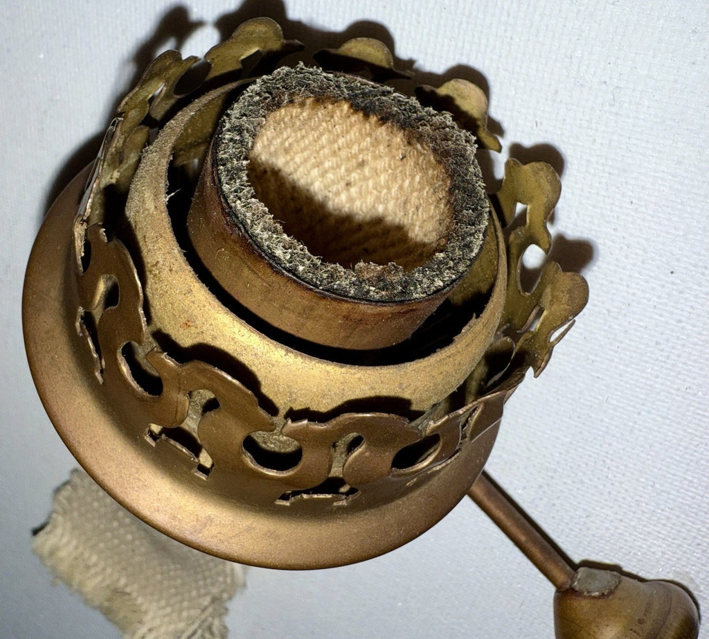 Antique Brass Kerosene Oil Lamp with Burner Eagle Insignia Muller or Friedrich - AntiquesEtceteraAntique Brass Kerosene Oil Lamp with Burner Eagle Insignia Muller or FriedrichAntique LightingAntiquesEtceteraAntiquesEtcetera
