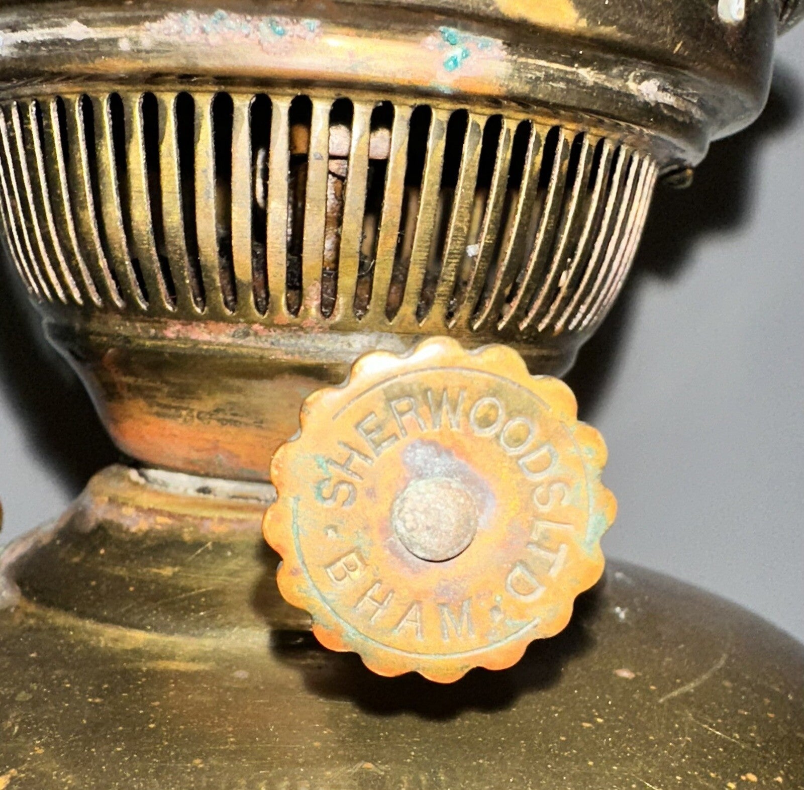 Antique Brass Kerosene Oil THE SYNTAX LAMP w/ Logo Sherwoods Birmingham England - AntiquesEtceteraAntique Brass Kerosene Oil THE SYNTAX LAMP w/ Logo Sherwoods Birmingham EnglandSherwoodAntiquesEtcetera