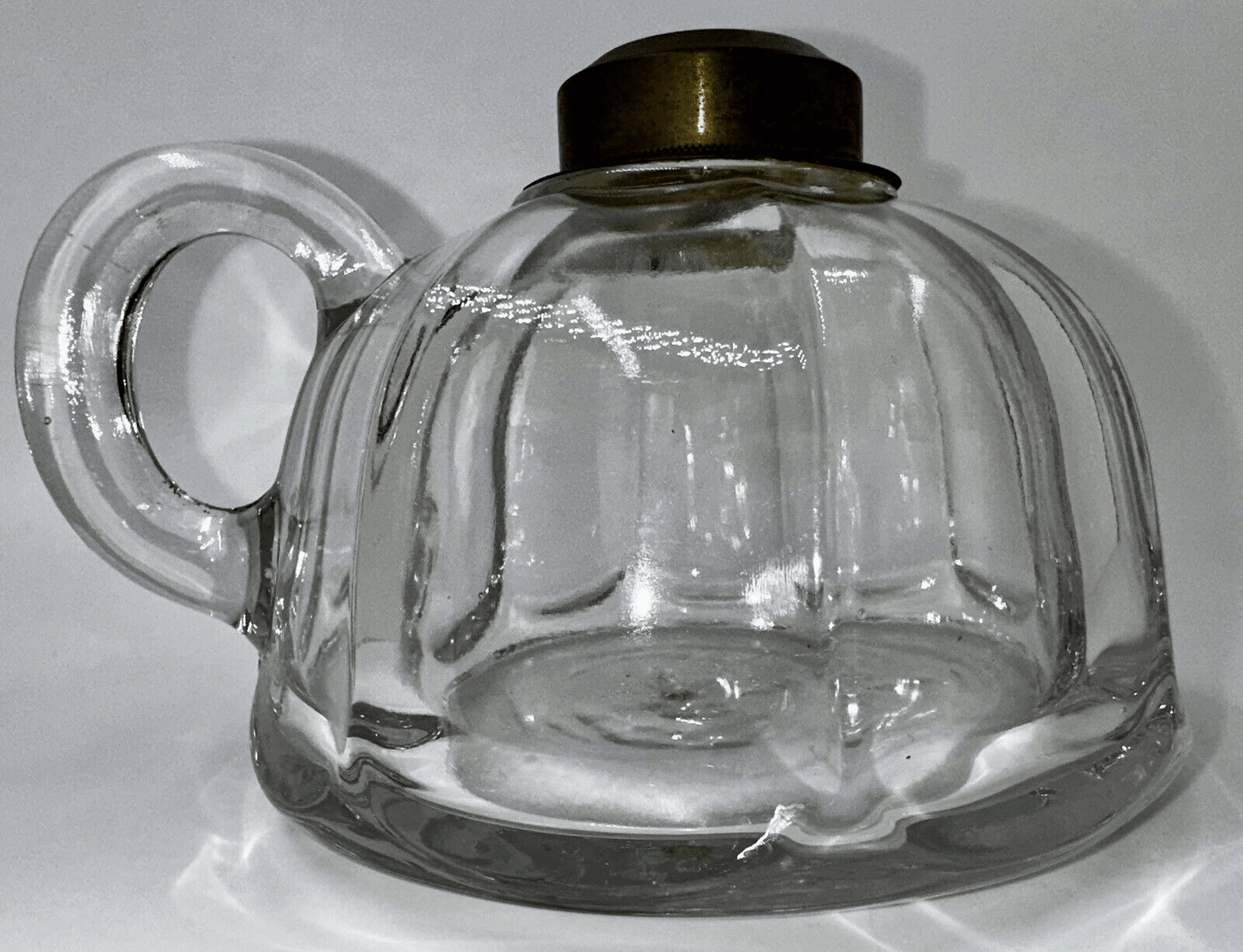 Antique BROAD INVERTED FLUTE Glass Oil Kerosene Flat Hand Lamp THURO 1 - 280d - AntiquesEtceteraAntique BROAD INVERTED FLUTE Glass Oil Kerosene Flat Hand Lamp THURO 1 - 280dAntiqueAntiquesEtcetera