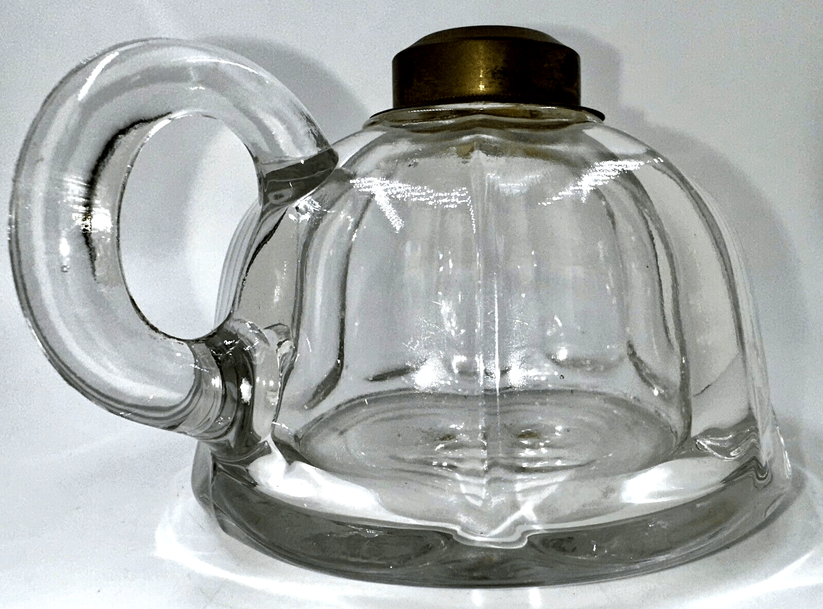 Antique BROAD INVERTED FLUTE Glass Oil Kerosene Flat Hand Lamp THURO 1 - 280d - AntiquesEtceteraAntique BROAD INVERTED FLUTE Glass Oil Kerosene Flat Hand Lamp THURO 1 - 280dAntiqueAntiquesEtcetera