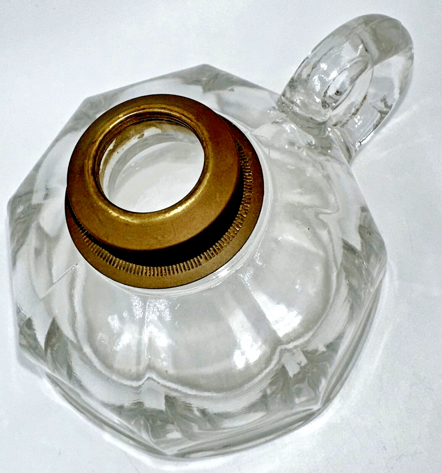 Antique BROAD INVERTED FLUTE Glass Oil Kerosene Flat Hand Lamp THURO 1 - 280d - AntiquesEtceteraAntique BROAD INVERTED FLUTE Glass Oil Kerosene Flat Hand Lamp THURO 1 - 280dAntiqueAntiquesEtcetera