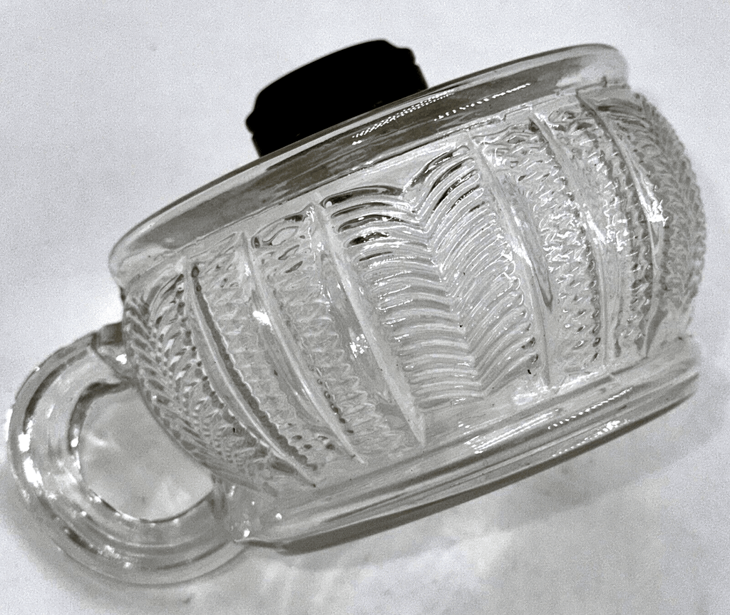 Antique CLAUDIA Oil Kerosene Flat Hand Lamp / Unusual Finger Handle Application - AntiquesEtceteraAntique CLAUDIA Oil Kerosene Flat Hand Lamp / Unusual Finger Handle ApplicationAntiqueAntiquesEtcetera