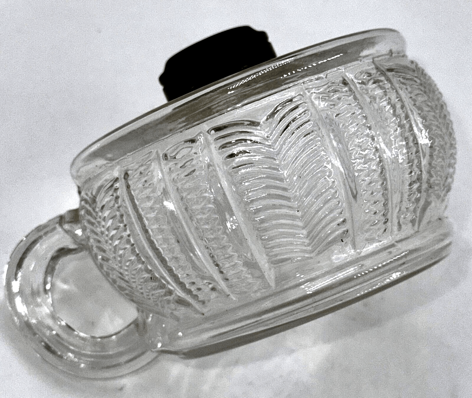 Antique CLAUDIA Oil Kerosene Flat Hand Lamp / Unusual Finger Handle Application - AntiquesEtceteraAntique CLAUDIA Oil Kerosene Flat Hand Lamp / Unusual Finger Handle ApplicationAntiqueAntiquesEtcetera