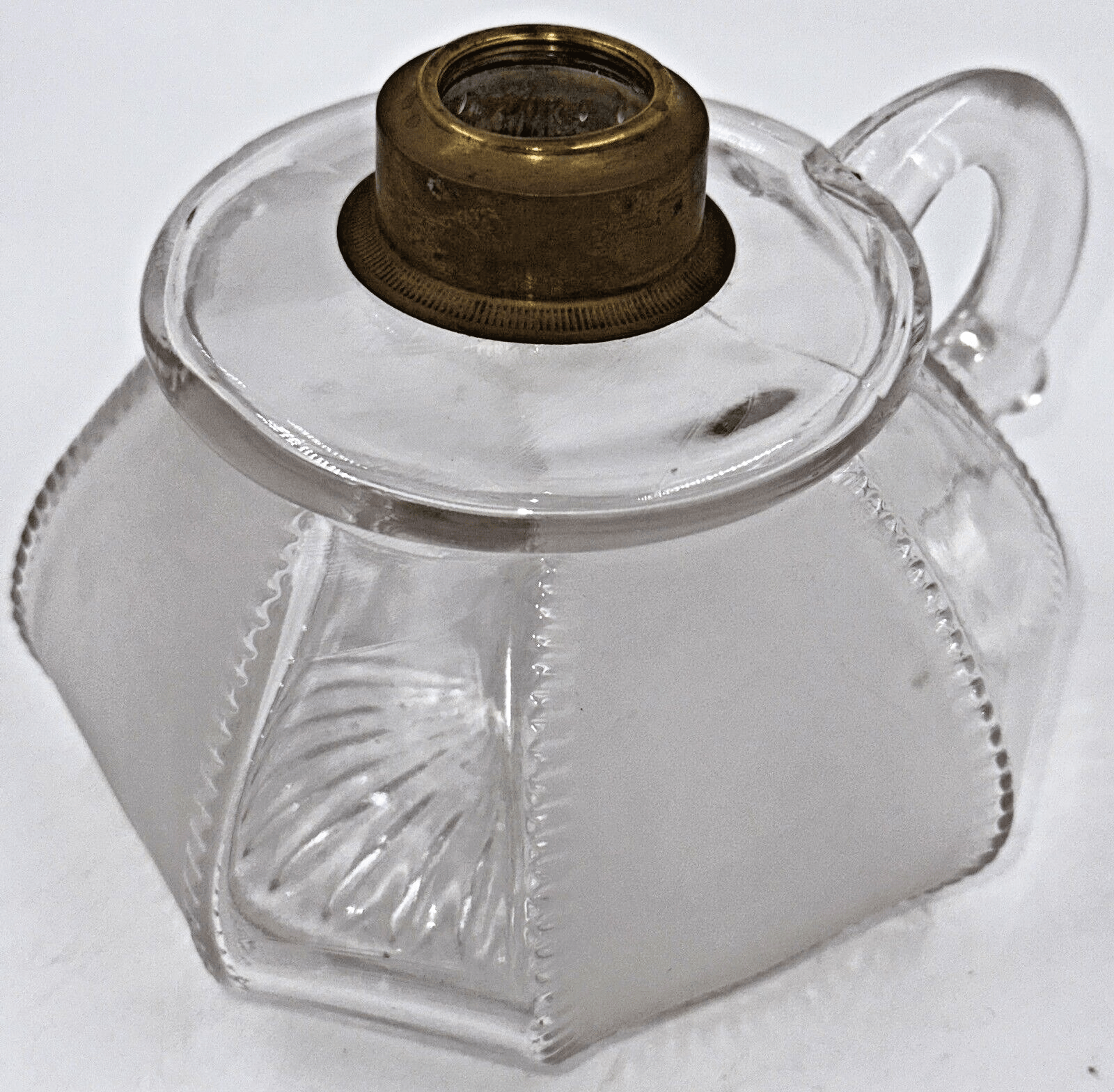 Antique Dalzell's Frosted CROWN Kerosene or Oil Flat Hand Lamp THURO 1, 252e - AntiquesEtceteraAntique Dalzell's Frosted CROWN Kerosene or Oil Flat Hand Lamp THURO 1, 252eAntiqueAntiquesEtcetera