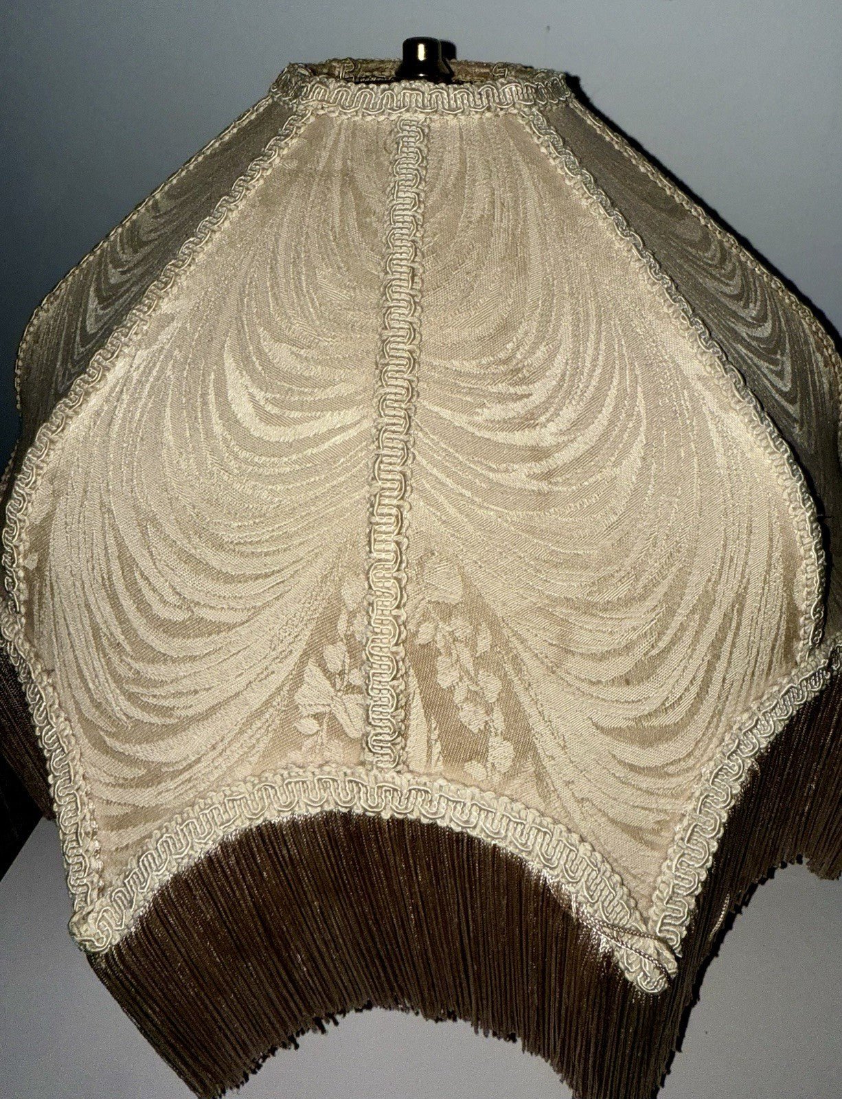 Antique Fabric Fringed Lamp Shade Cream Damask Octagonal with Harp 18" Diameter - AntiquesEtceteraAntique Fabric Fringed Lamp Shade Cream Damask Octagonal with Harp 18" DiameterAntique LightingAntiquesEtceteraAntiquesEtcetera