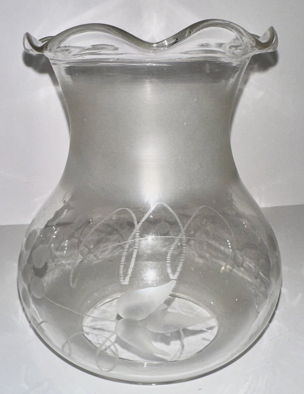 Antique Glass Oregon Lamp Shade Kerosene / Oil Elegant Grape Motif 3 1/4" Fitter - AntiquesEtceteraAntique Glass Oregon Lamp Shade Kerosene / Oil Elegant Grape Motif 3 1/4" FitterAntique LightingAntiquesEtceteraAntiquesEtcetera