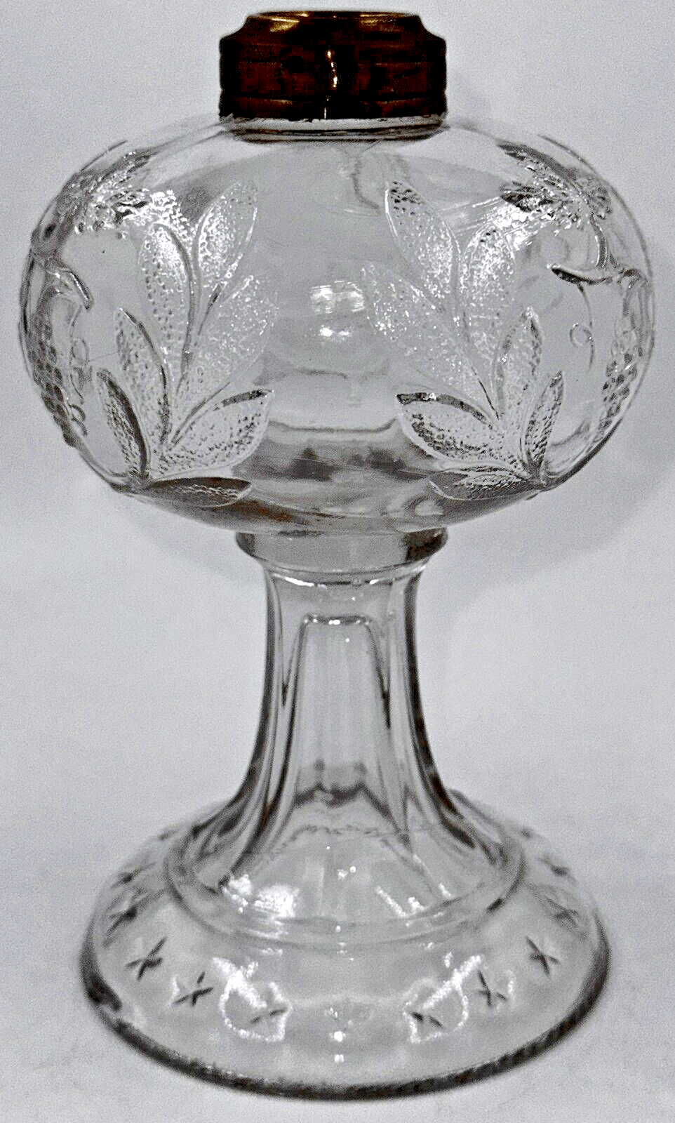 Antique GRAPE and FESTOON w/ STAR BAND Base Kerosene Oil Stand Lamp THURO 1 - 211i - AntiquesEtceteraAntique GRAPE and FESTOON w/ STAR BAND Base Kerosene Oil Stand Lamp THURO 1 - 211iAntique LightingAntiquesEtceteraAntiquesEtcetera