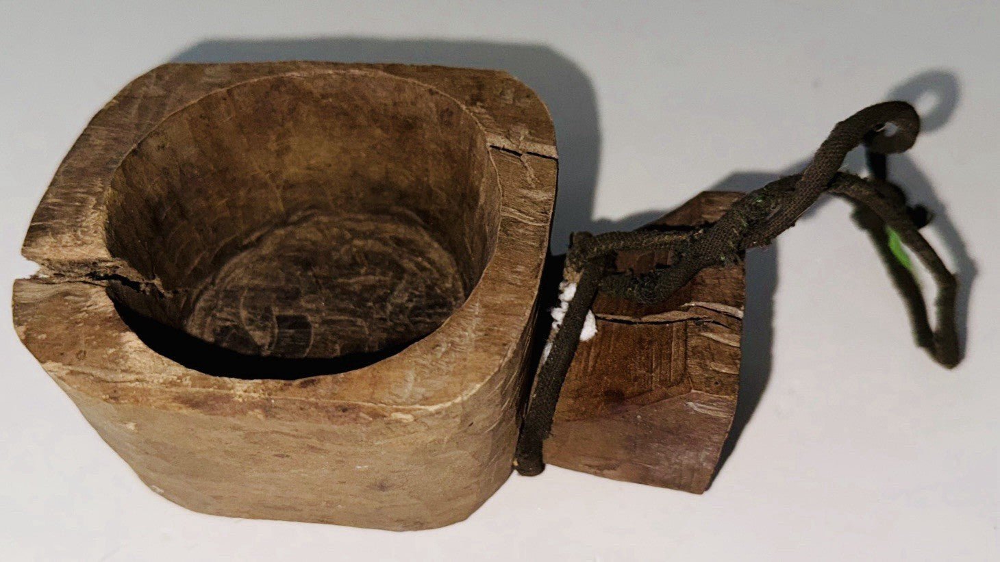 Antique Hand - Carved Wooden Mortar Deep Hollowed Bowl Rope Handle Aged Wood - AntiquesEtceteraAntique Hand - Carved Wooden Mortar Deep Hollowed Bowl Rope Handle Aged WoodAntiquesEtceteraAntiquesEtcetera