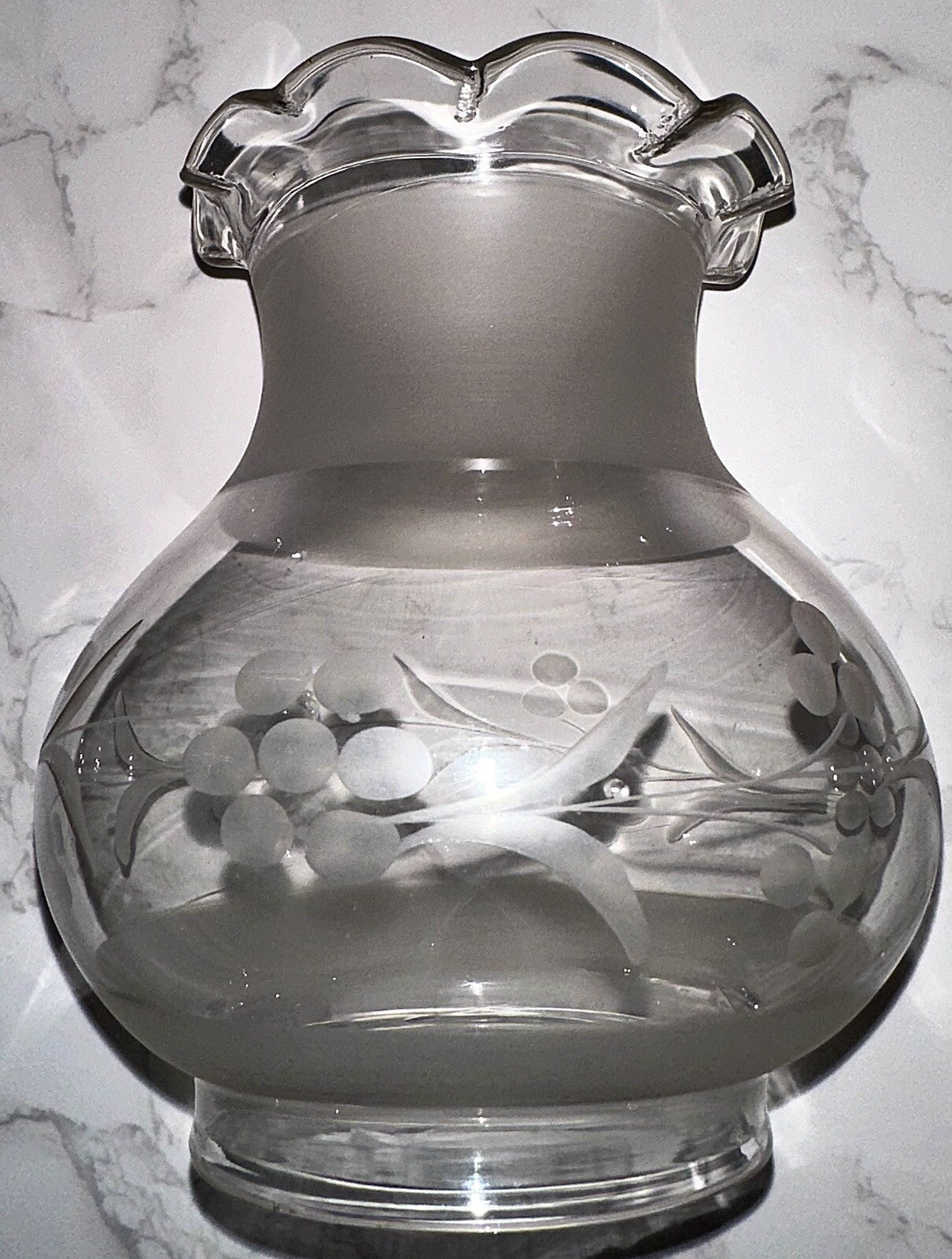 Antique Kerosene Oil Oregon Glass Lamp Shade Wheel Cut Daisy Garland 3 3/8" Rim - AntiquesEtceteraAntique Kerosene Oil Oregon Glass Lamp Shade Wheel Cut Daisy Garland 3 3/8" RimAntiqueAntiquesEtcetera