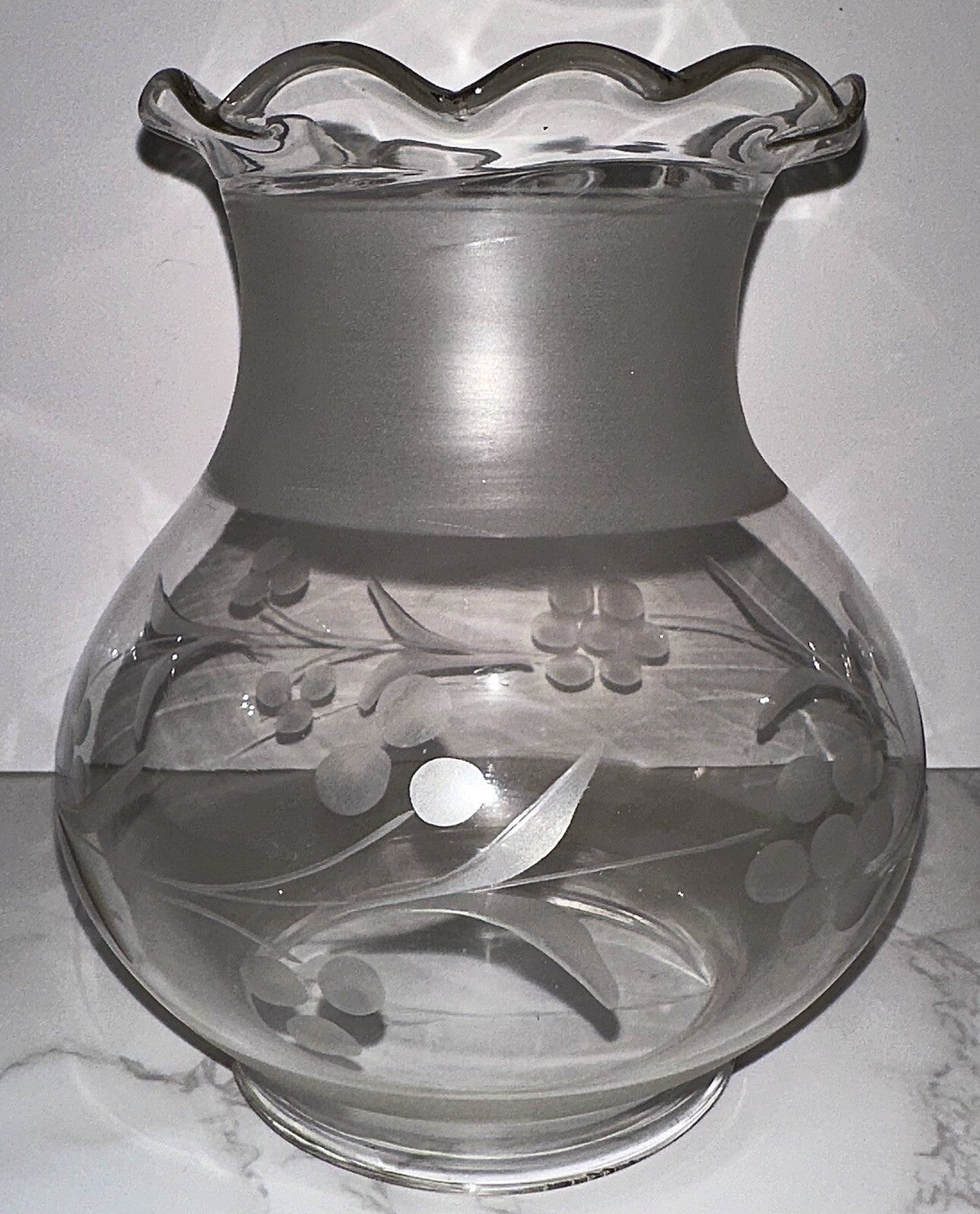 Antique Kerosene Oil Oregon Glass Lamp Shade Wheel Cut Daisy Garland 3 3/8" Rim - AntiquesEtceteraAntique Kerosene Oil Oregon Glass Lamp Shade Wheel Cut Daisy Garland 3 3/8" RimAntiqueAntiquesEtcetera