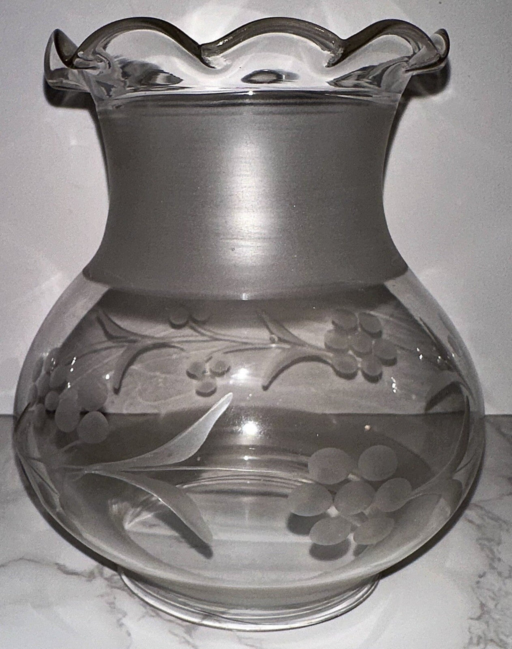 Antique Kerosene Oil Oregon Glass Lamp Shade Wheel Cut Daisy Garland 3 3/8" Rim - AntiquesEtceteraAntique Kerosene Oil Oregon Glass Lamp Shade Wheel Cut Daisy Garland 3 3/8" RimAntiqueAntiquesEtcetera
