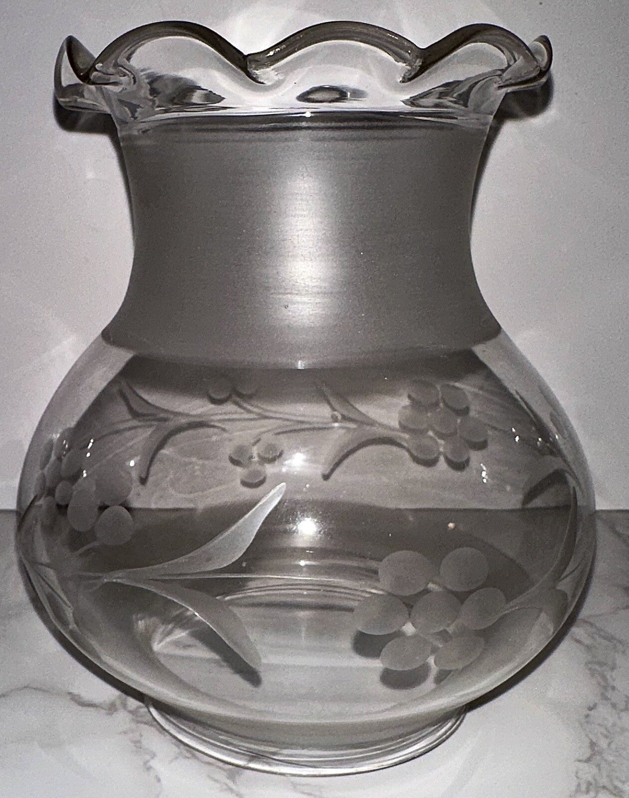 Antique Kerosene Oil Oregon Glass Lamp Shade Wheel Cut Daisy Garland 3 3/8" Rim - AntiquesEtceteraAntique Kerosene Oil Oregon Glass Lamp Shade Wheel Cut Daisy Garland 3 3/8" RimAntiqueAntiquesEtcetera
