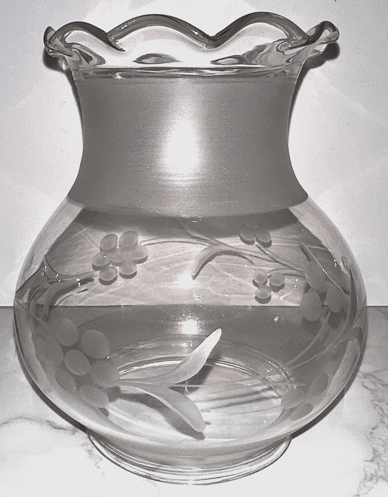 Antique Kerosene Oil Oregon Glass Lamp Shade Wheel Cut Daisy Garland 3 3/8" Rim - AntiquesEtceteraAntique Kerosene Oil Oregon Glass Lamp Shade Wheel Cut Daisy Garland 3 3/8" RimAntiqueAntiquesEtcetera