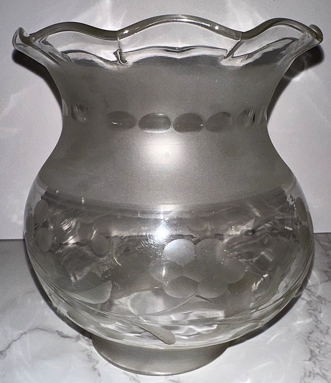 Antique Oil Kerosene Oregon Glass Lamp Shade Wheel Cut Daisy Garland 3" Fitter - AntiquesEtceteraAntique Oil Kerosene Oregon Glass Lamp Shade Wheel Cut Daisy Garland 3" FitterAntiqueAntiquesEtcetera