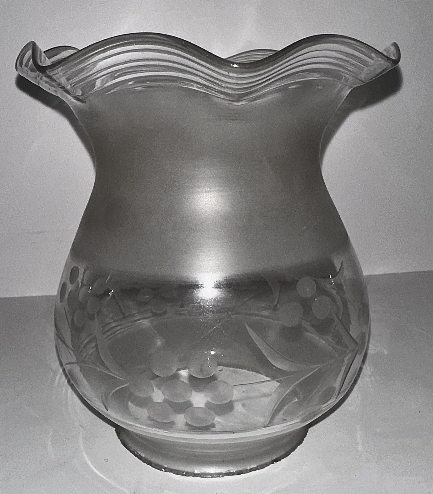 Antique Petite Oil Kerosene Oregon Lamp Shade Wheel - Cut Glass Floral Band 3" Rim - AntiquesEtceteraAntique Petite Oil Kerosene Oregon Lamp Shade Wheel - Cut Glass Floral Band 3" RimAntiqueAntiquesEtcetera
