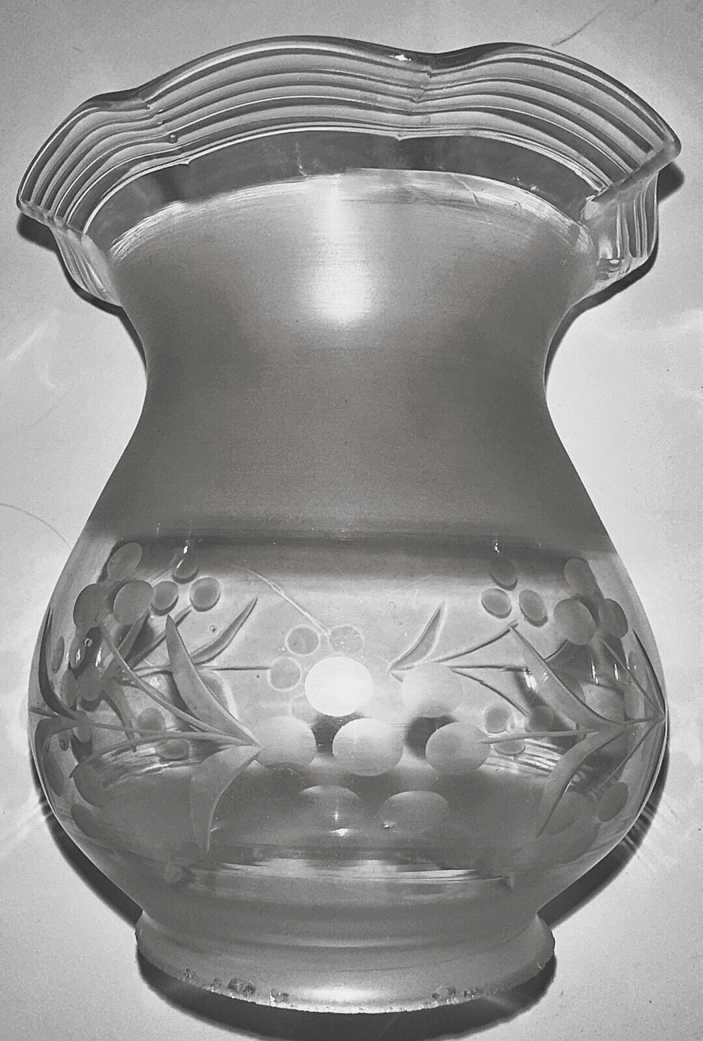 Antique Petite Oil Kerosene Oregon Lamp Shade Wheel - Cut Glass Floral Band 3" Rim - AntiquesEtceteraAntique Petite Oil Kerosene Oregon Lamp Shade Wheel - Cut Glass Floral Band 3" RimAntiqueAntiquesEtcetera