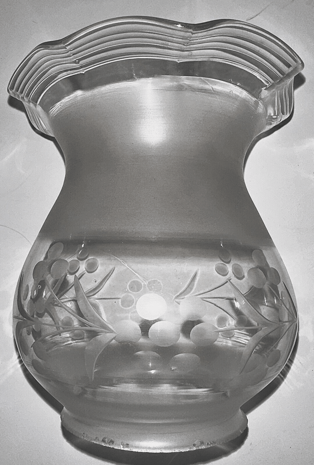 Antique Petite Oil Kerosene Oregon Lamp Shade Wheel - Cut Glass Floral Band 3" Rim - AntiquesEtceteraAntique Petite Oil Kerosene Oregon Lamp Shade Wheel - Cut Glass Floral Band 3" RimAntiqueAntiquesEtcetera