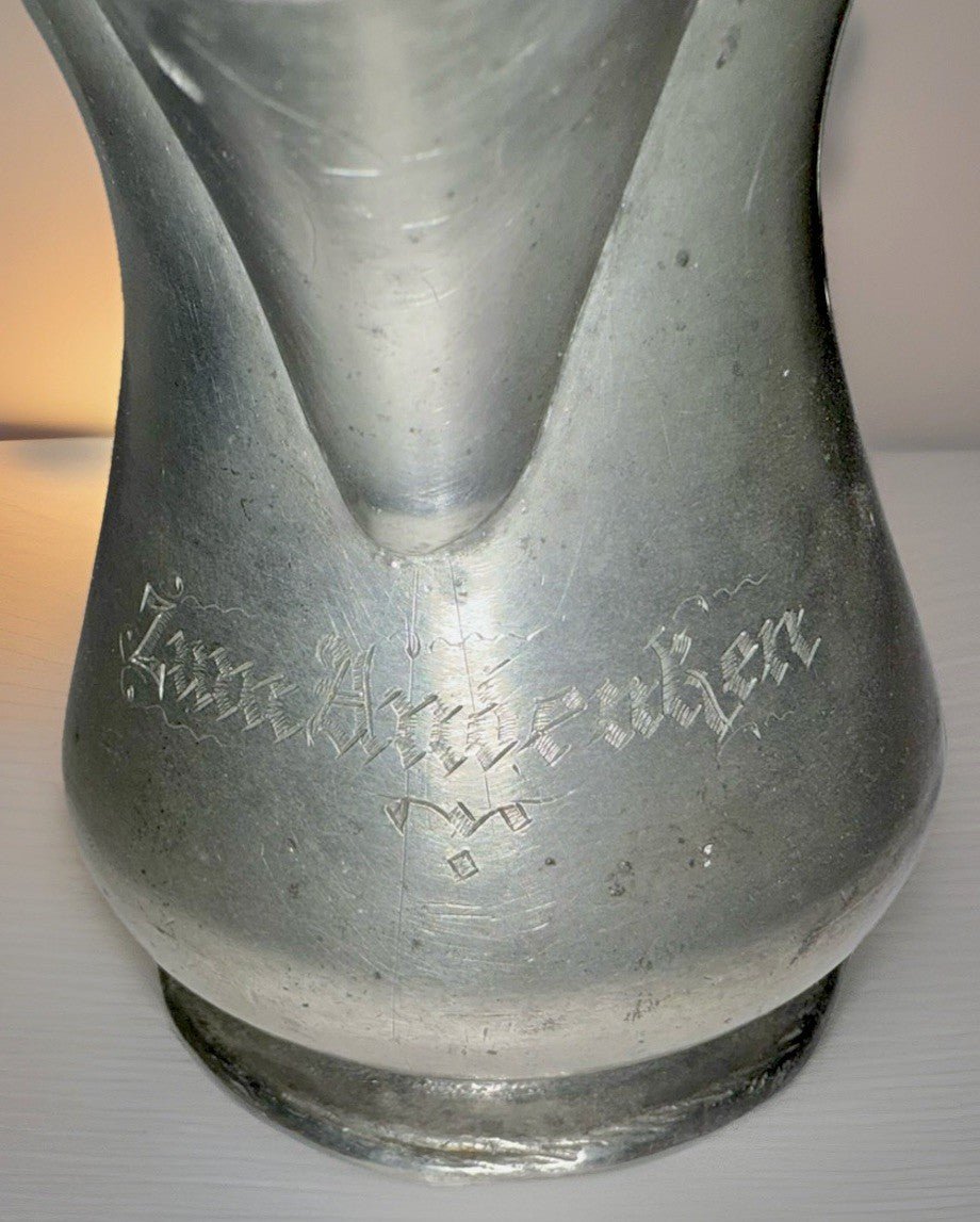 Antique Pewter Syrup Pitcher Hinged Lid Applied Handle "Zum Andenhen" Inscribed - AntiquesEtceteraAntique Pewter Syrup Pitcher Hinged Lid Applied Handle "Zum Andenhen" InscribedUnbrandedAntiquesEtcetera