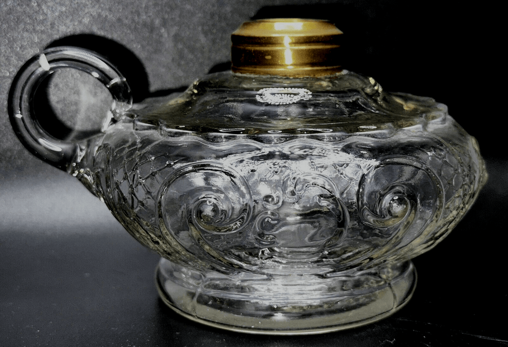 Antique PRINCESS FEATHER Kerosene Oil Lamp - Unusual Aladdin Style Finger Loop - AntiquesEtceteraAntique PRINCESS FEATHER Kerosene Oil Lamp - Unusual Aladdin Style Finger LoopAntique LightingAntiquesEtceteraAntiquesEtcetera