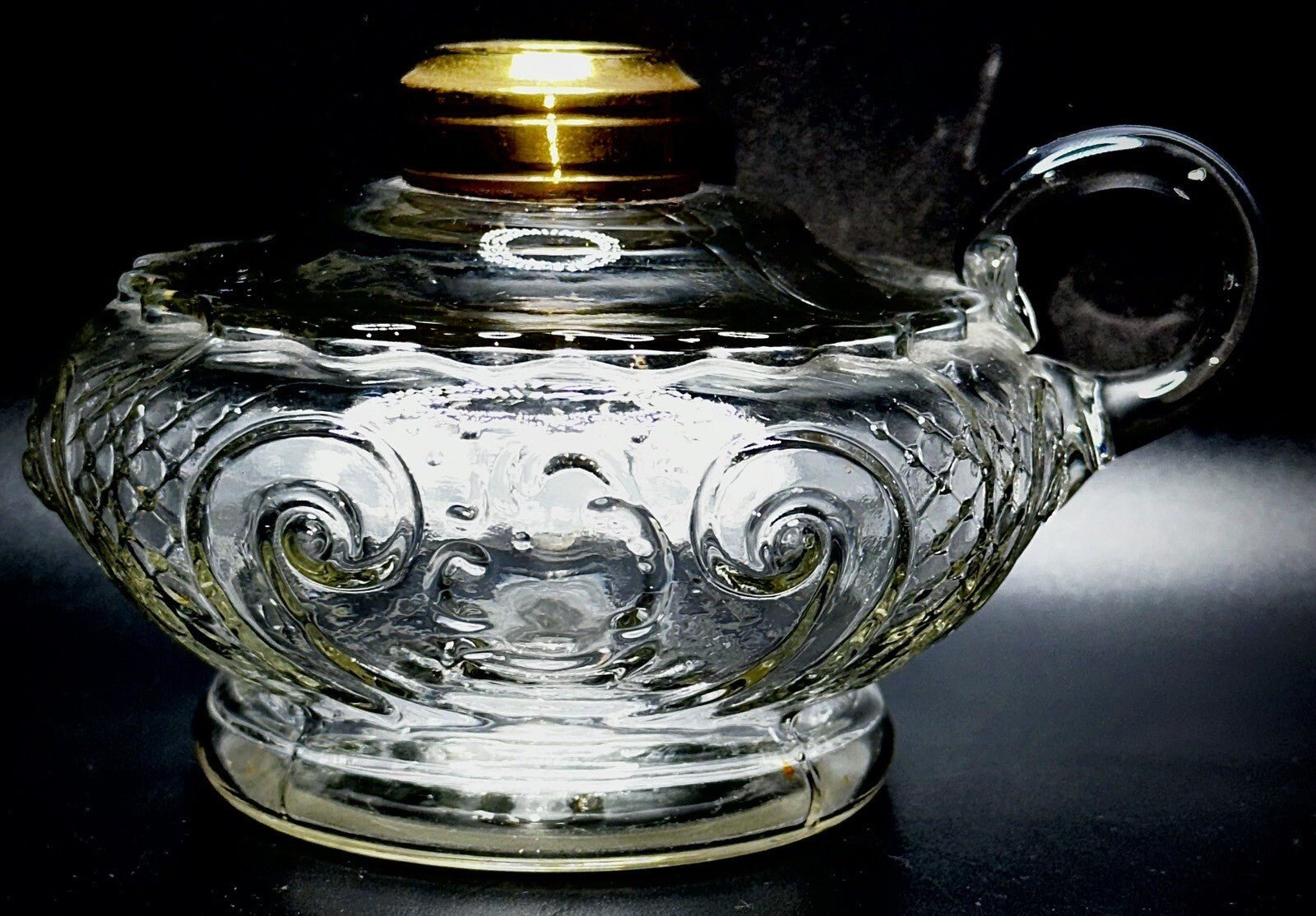 Antique PRINCESS FEATHER Kerosene Oil Lamp - Unusual Aladdin Style Finger Loop - AntiquesEtceteraAntique PRINCESS FEATHER Kerosene Oil Lamp - Unusual Aladdin Style Finger LoopAntique LightingAntiquesEtceteraAntiquesEtcetera