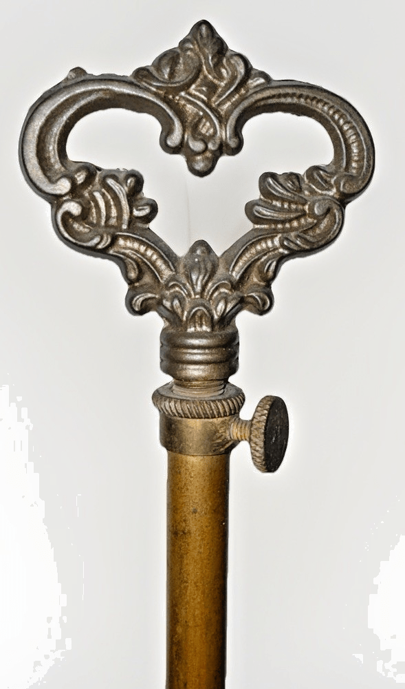 Antique Rembrandt 2 - Arm Bouillotte Table Lamp Cast Iron Arts & Crafts Style - AntiquesEtceteraAntique Rembrandt 2 - Arm Bouillotte Table Lamp Cast Iron Arts & Crafts StyleRembrandtAntiquesEtcetera