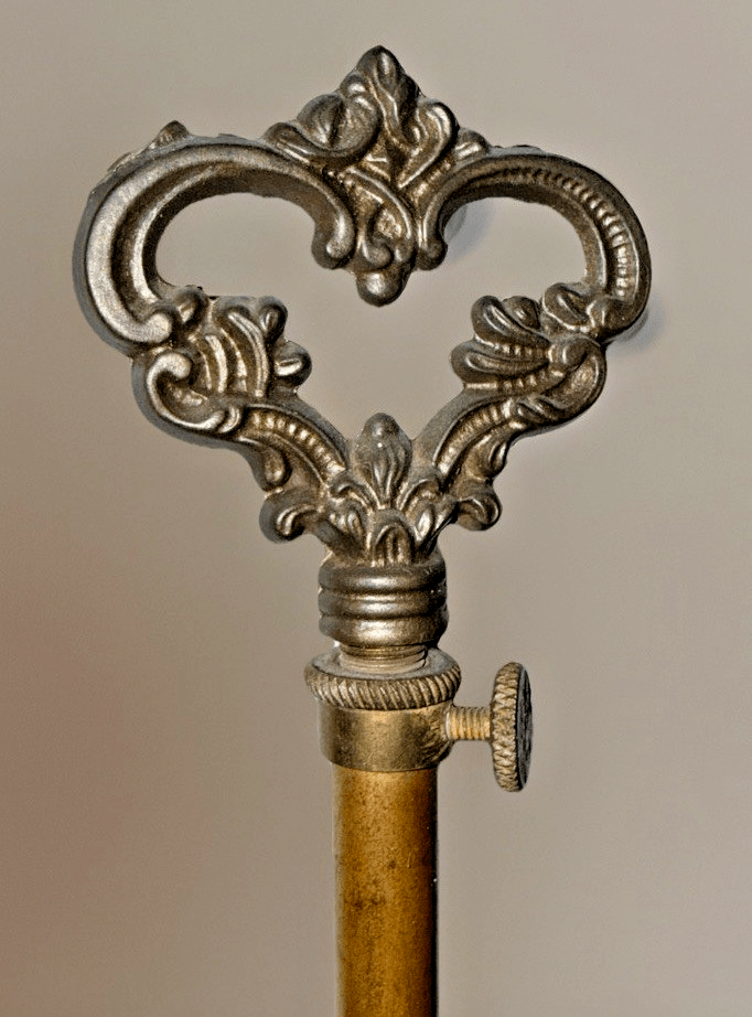 Antique Rembrandt 2 - Arm Bouillotte Table Lamp Cast Iron Arts & Crafts Style - AntiquesEtceteraAntique Rembrandt 2 - Arm Bouillotte Table Lamp Cast Iron Arts & Crafts StyleRembrandtAntiquesEtcetera