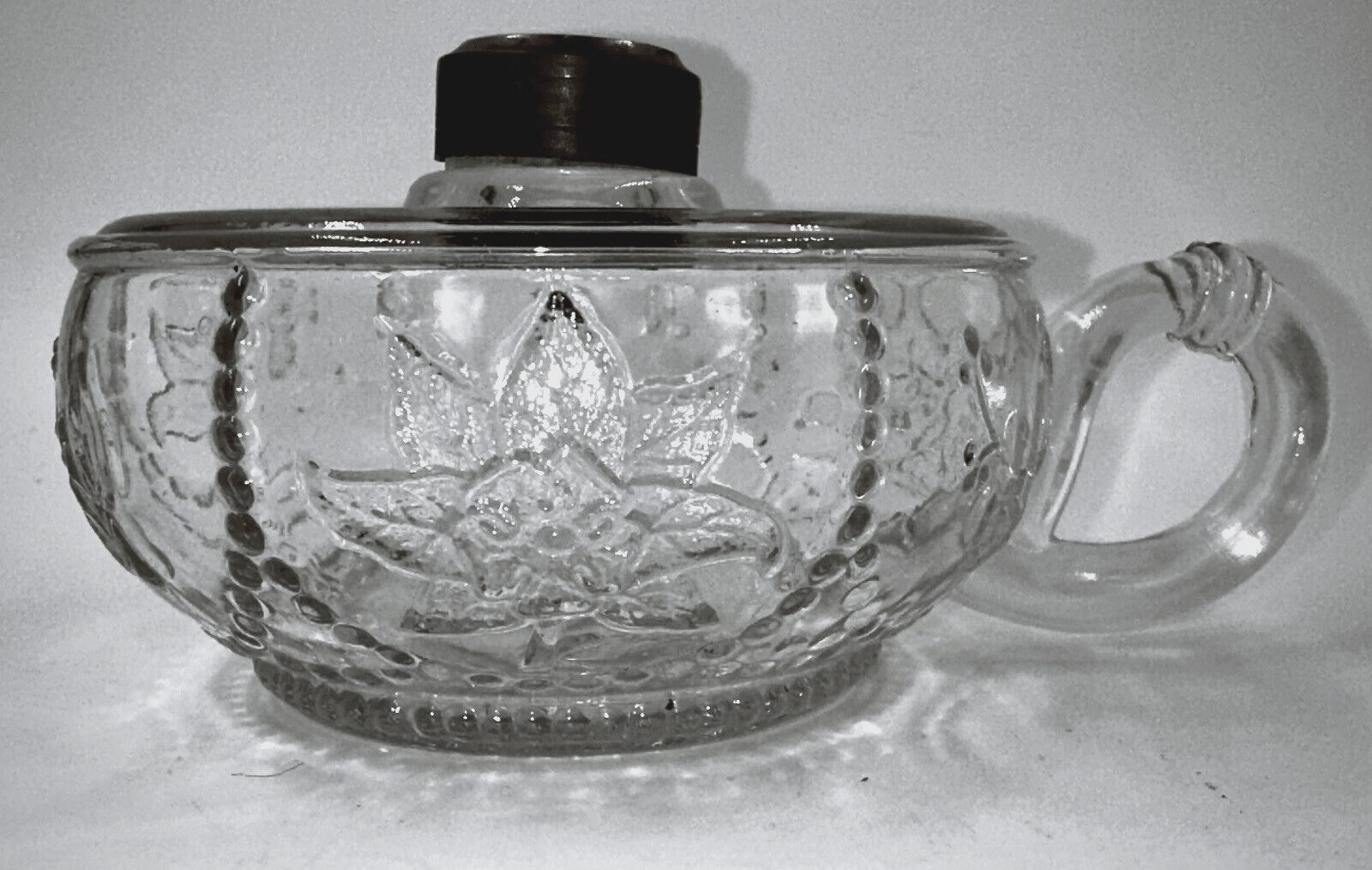 Antique SULTAN / WILD ROSE & BOWKNOT Kerosene Oil Flat Hand Lamp THURO II, 103 - k - AntiquesEtceteraAntique SULTAN / WILD ROSE & BOWKNOT Kerosene Oil Flat Hand Lamp THURO II, 103 - kAntiqueAntiquesEtcetera