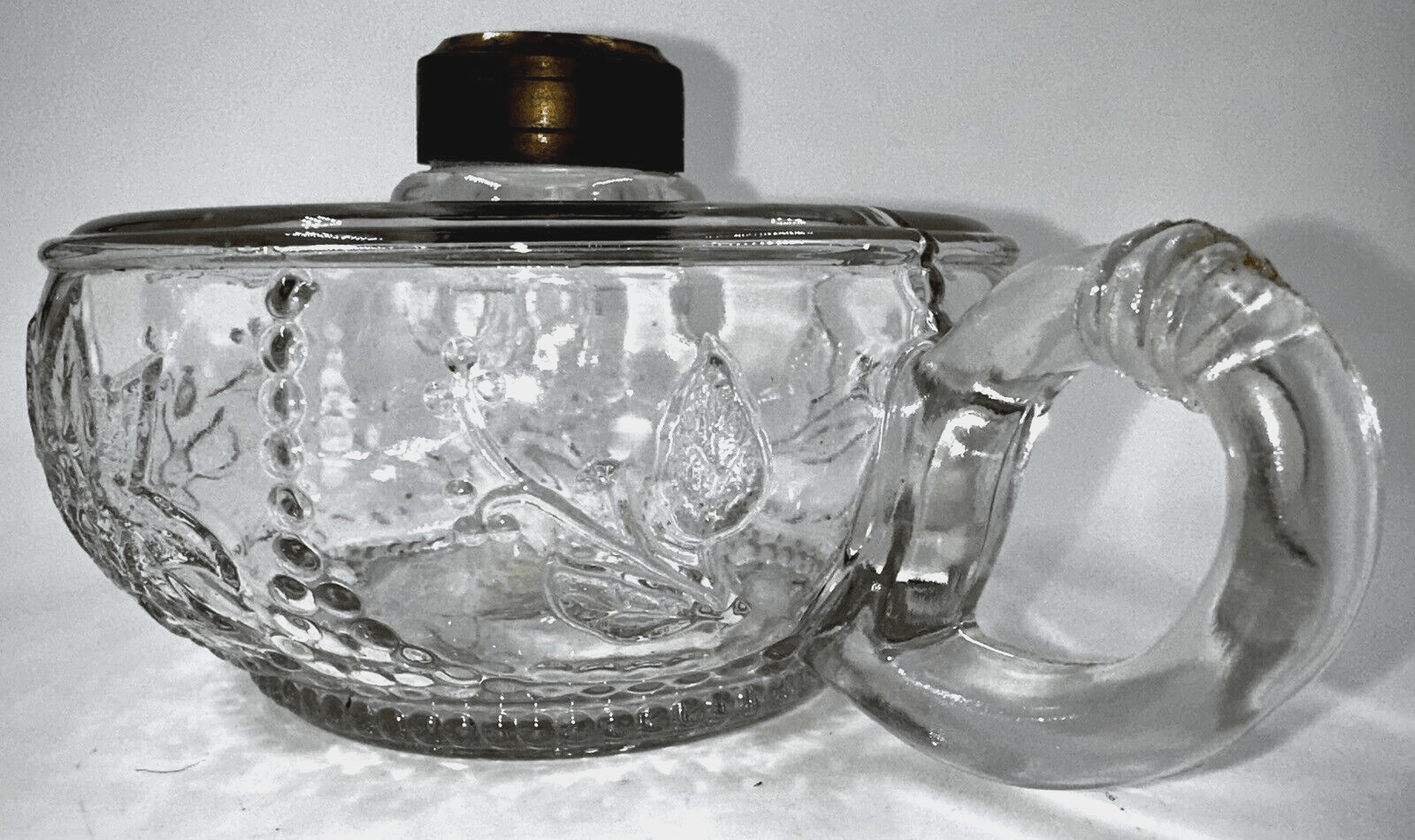 Antique SULTAN / WILD ROSE & BOWKNOT Kerosene Oil Flat Hand Lamp THURO II, 103 - k - AntiquesEtceteraAntique SULTAN / WILD ROSE & BOWKNOT Kerosene Oil Flat Hand Lamp THURO II, 103 - kAntiqueAntiquesEtcetera