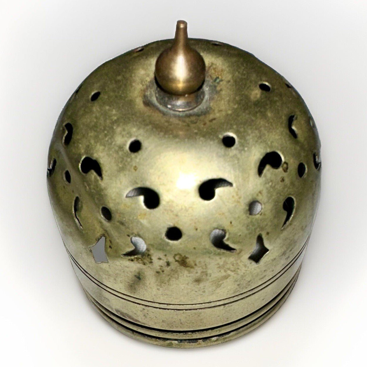 Antique Victorian Sugar Shaker Emerald Green Glass 10 Panel Silver Plated Lid - AntiquesEtceteraAntique Victorian Sugar Shaker Emerald Green Glass 10 Panel Silver Plated LidAntiqueAntiquesEtcetera