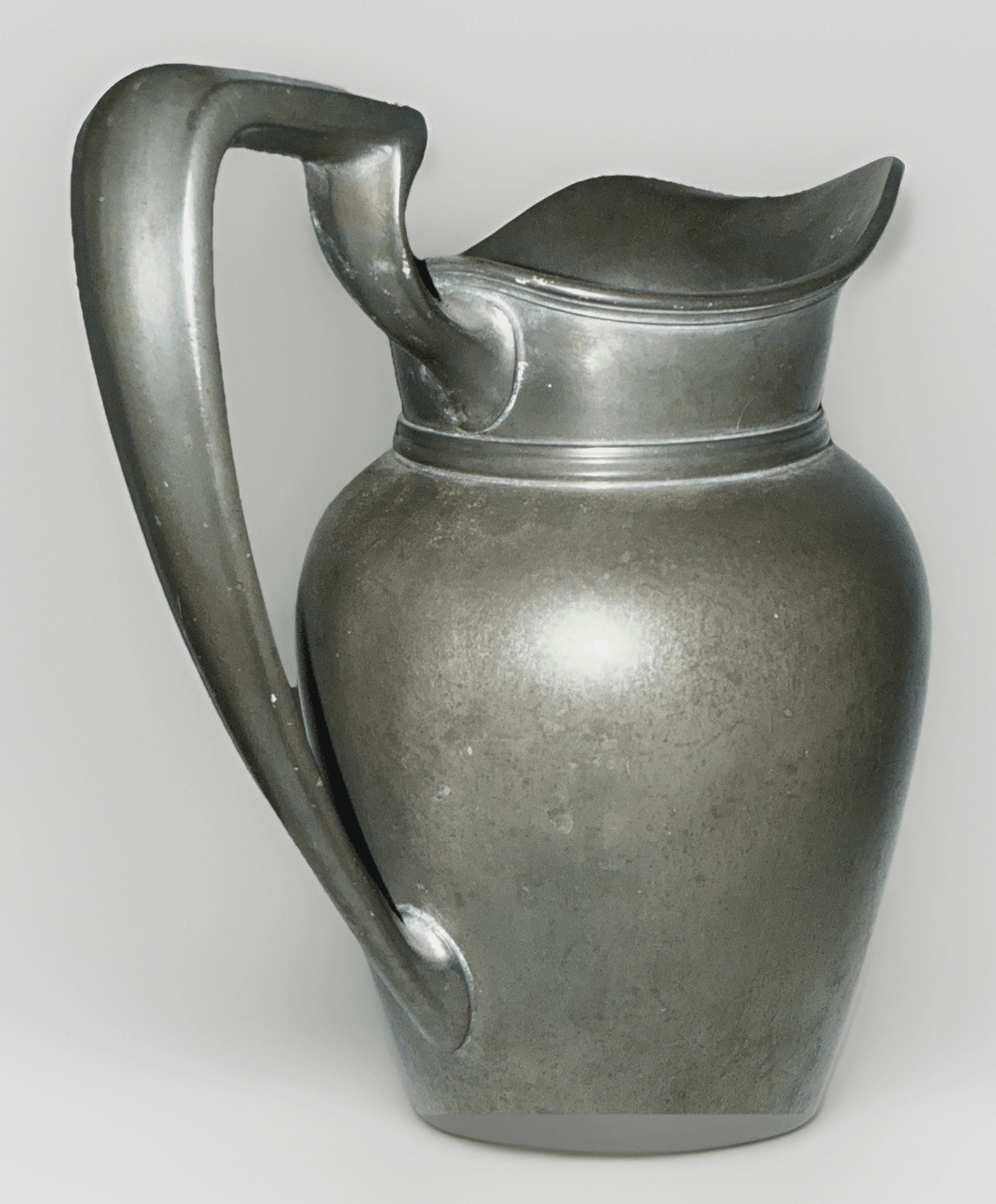 Antique Wallace Silver Co Pewter Lemonade Pitcher ca 1930 Art Deco Edgy Handle - AntiquesEtceteraAntique Wallace Silver Co Pewter Lemonade Pitcher ca 1930 Art Deco Edgy HandleWallace Silver Co.AntiquesEtcetera