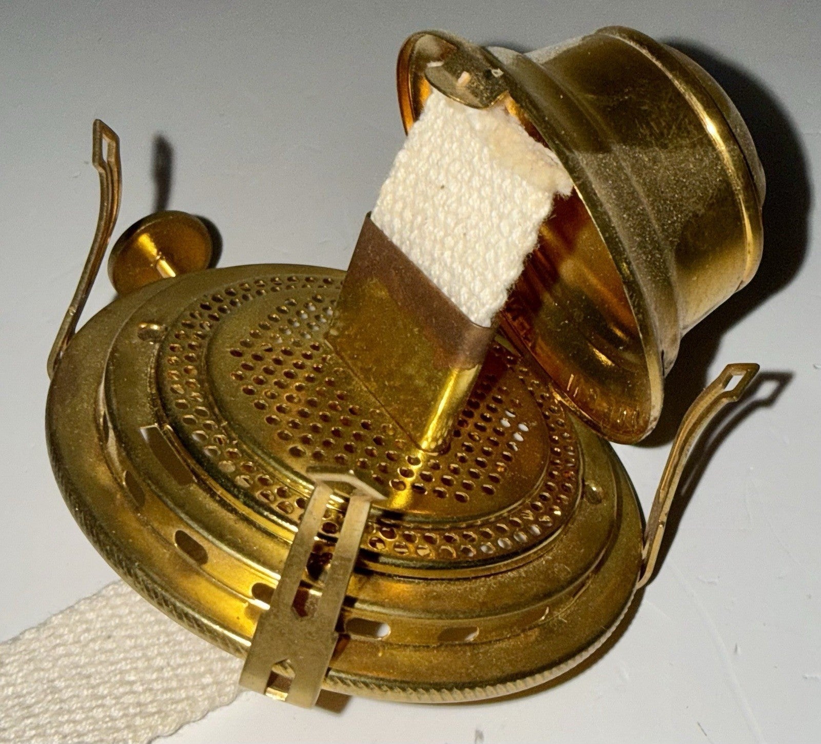 B&P No. 2 Brass Kerosene Oil Lamp Burner Queen Anne w/ Pearl Top Glass Chimney - AntiquesEtceteraB&P No. 2 Brass Kerosene Oil Lamp Burner Queen Anne w/ Pearl Top Glass ChimneyB&P LightingAntiquesEtcetera
