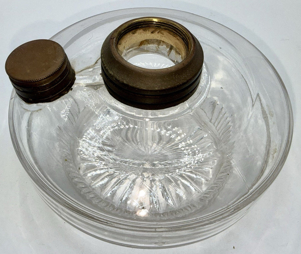 Bracket Oil Kerosene Lamp w/ Side Fill Cap for 4" Bracket Opening No. 2 Collar - AntiquesEtceteraBracket Oil Kerosene Lamp w/ Side Fill Cap for 4" Bracket Opening No. 2 CollarUnbrandedAntiquesEtcetera