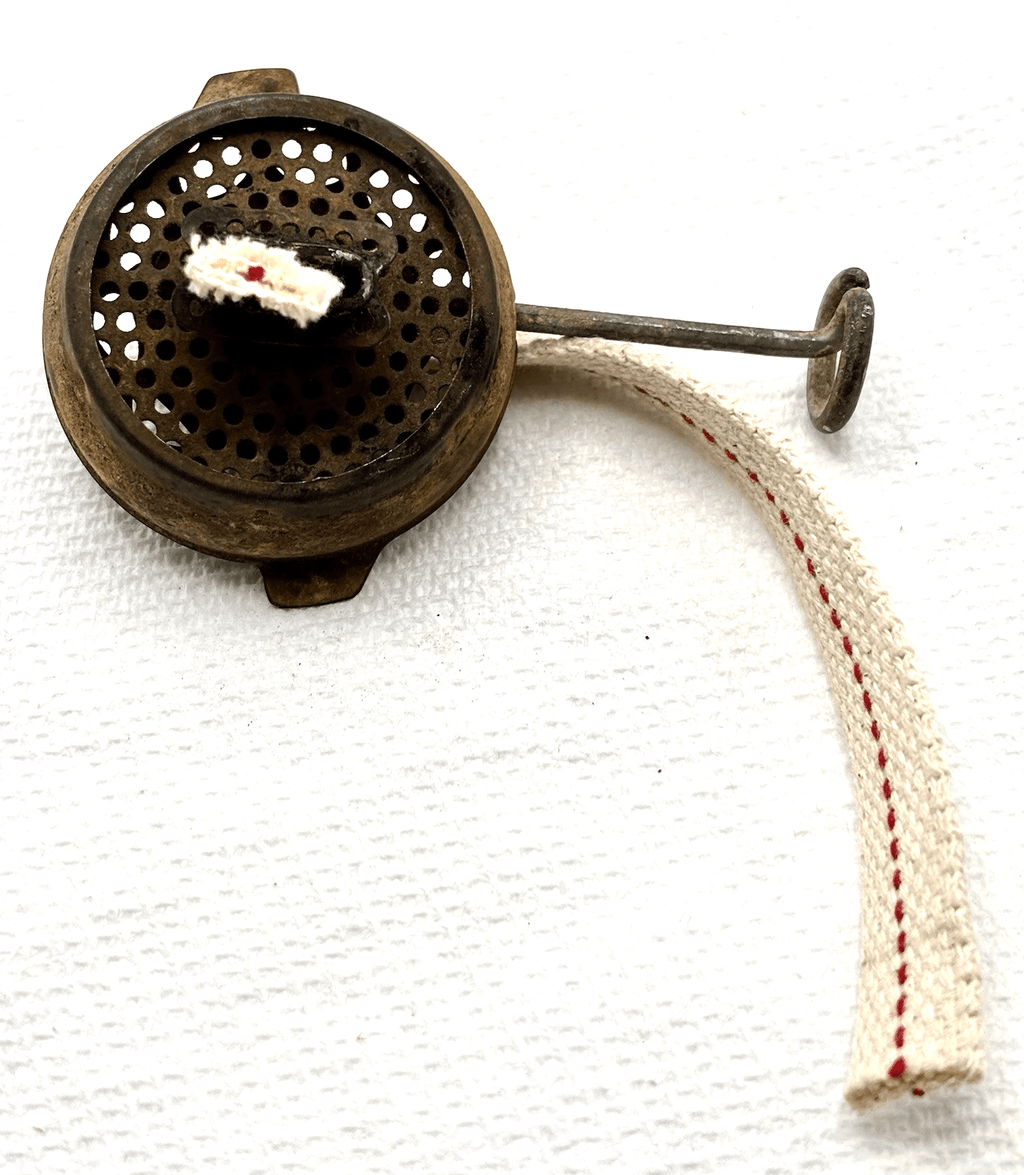 Dietz lantern burner w/wire thumbwheel and wick - AntiquesEtceteraDietz lantern burner w/wire thumbwheel and wickDietzAntiquesEtcetera