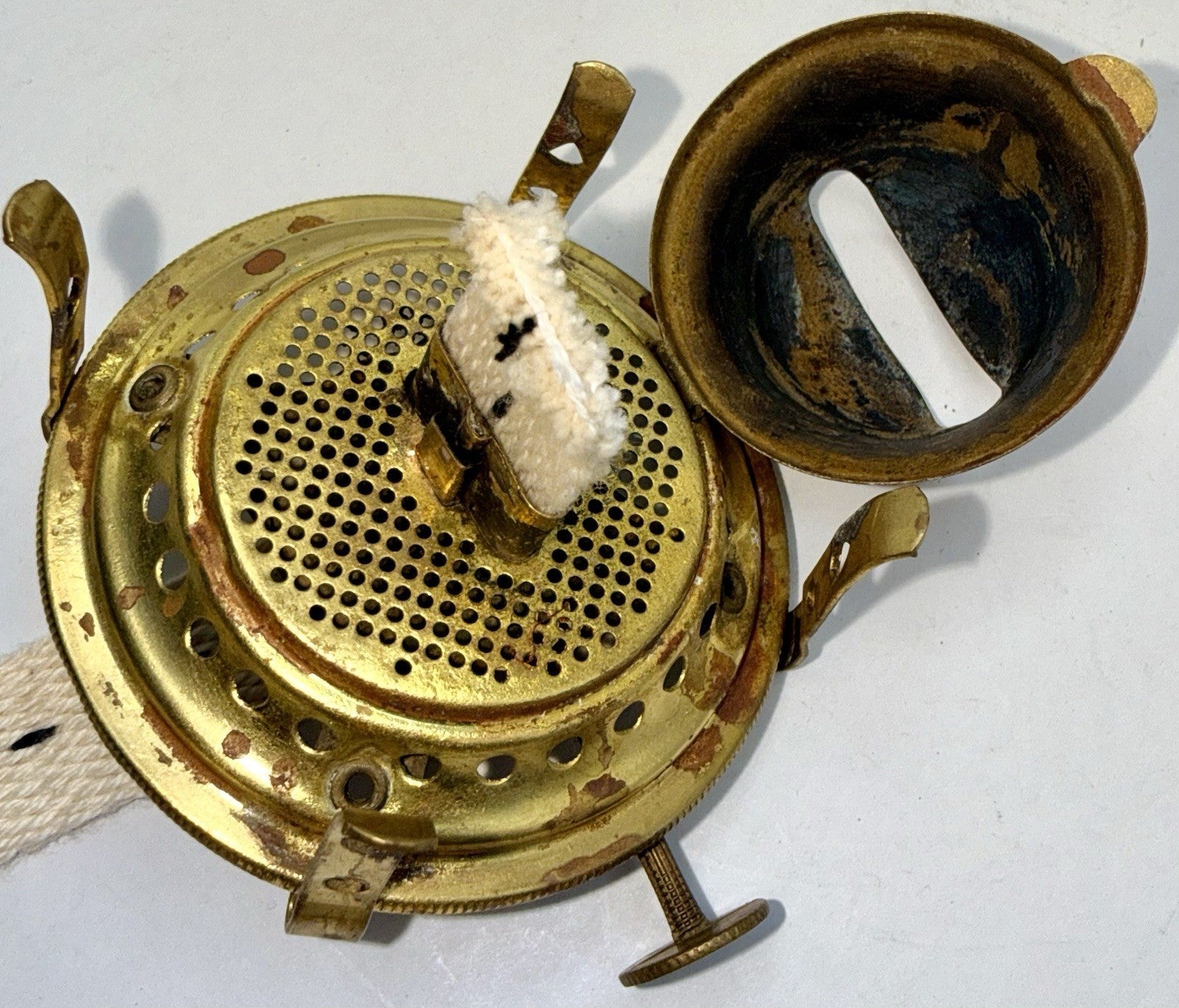 E. Miller Co. No. 1 Kerosene Oil Lamp Burner w/ Wick & Glass Pearl Top Chimney - AntiquesEtceteraE. Miller Co. No. 1 Kerosene Oil Lamp Burner w/ Wick & Glass Pearl Top ChimneyAntiquesEtceteraAntiquesEtcetera