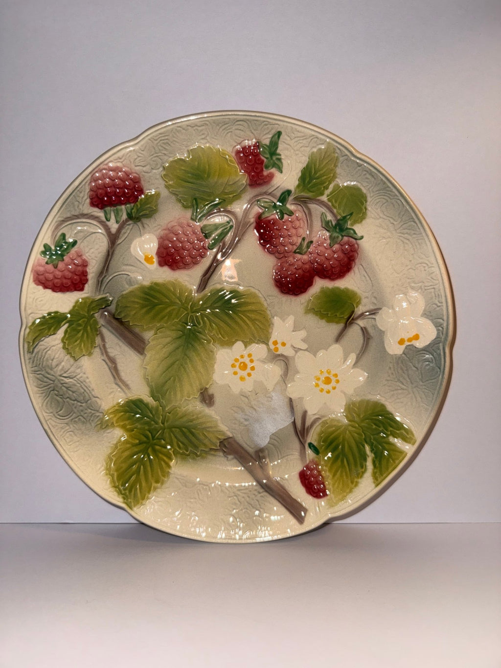 France Faience Plate Relief Raspberry Motif St Clement Luneville Factories 8.5" Excellent Condition - AntiquesEtceteraFrance Faience Plate Relief Raspberry Motif St Clement Luneville Factories 8.5" Excellent ConditionAntiquesEtceteraAntiquesEtcetera