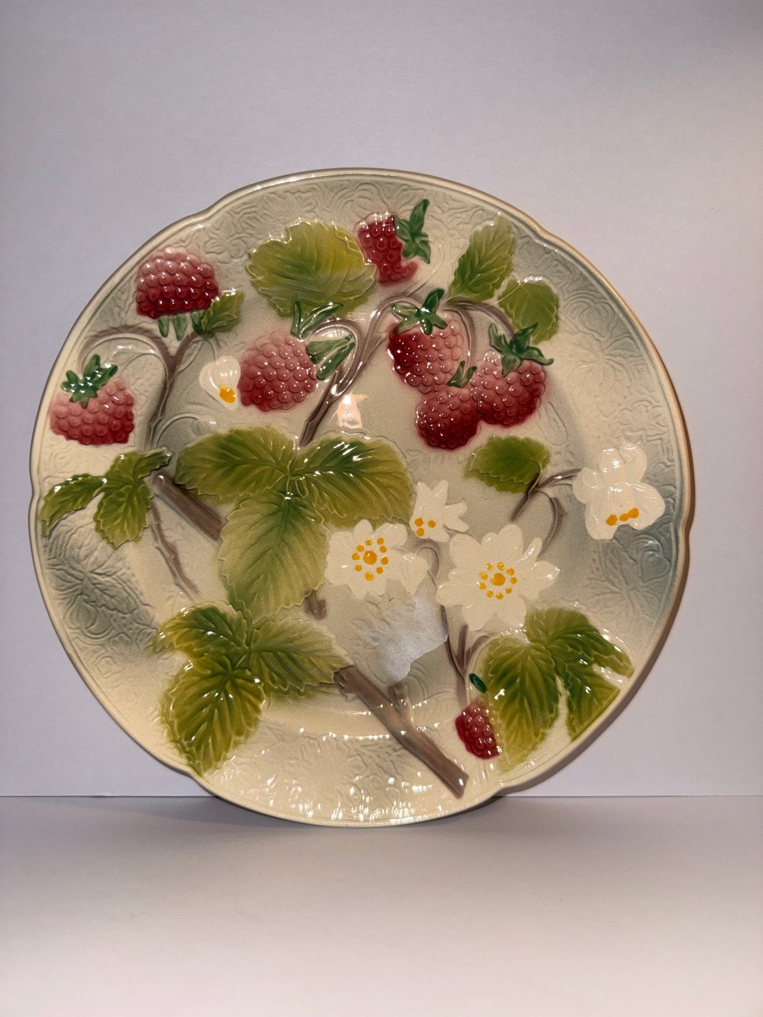 France Faience Plate Relief Raspberry Motif St Clement Luneville Factories 8.5" Excellent Condition - AntiquesEtceteraFrance Faience Plate Relief Raspberry Motif St Clement Luneville Factories 8.5" Excellent ConditionAntiquesEtceteraAntiquesEtcetera