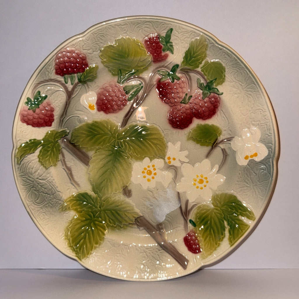 France Faience Plate Relief Raspberry Motif St Clement Luneville Factories 8.5" Excellent Condition - AntiquesEtceteraFrance Faience Plate Relief Raspberry Motif St Clement Luneville Factories 8.5" Excellent ConditionAntiquesEtceteraAntiquesEtcetera