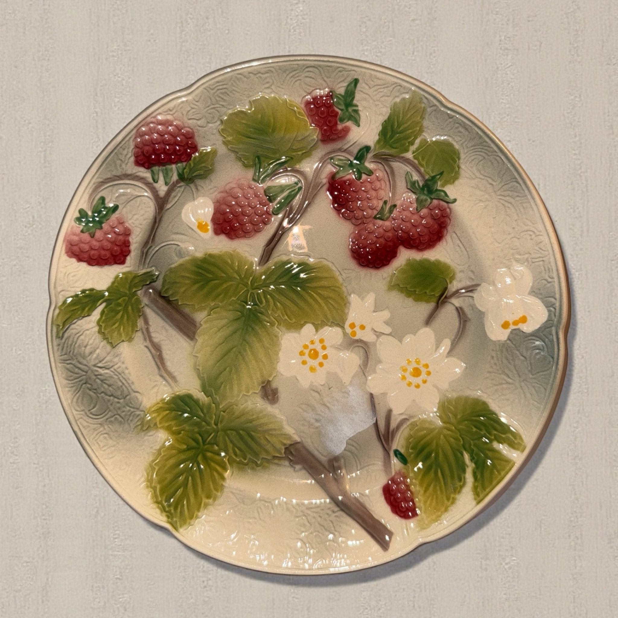 France Faience Plate Relief Raspberry Motif St Clement Luneville Factories 8.5" Excellent Condition - AntiquesEtceteraFrance Faience Plate Relief Raspberry Motif St Clement Luneville Factories 8.5" Excellent ConditionAntiquesEtceteraAntiquesEtcetera